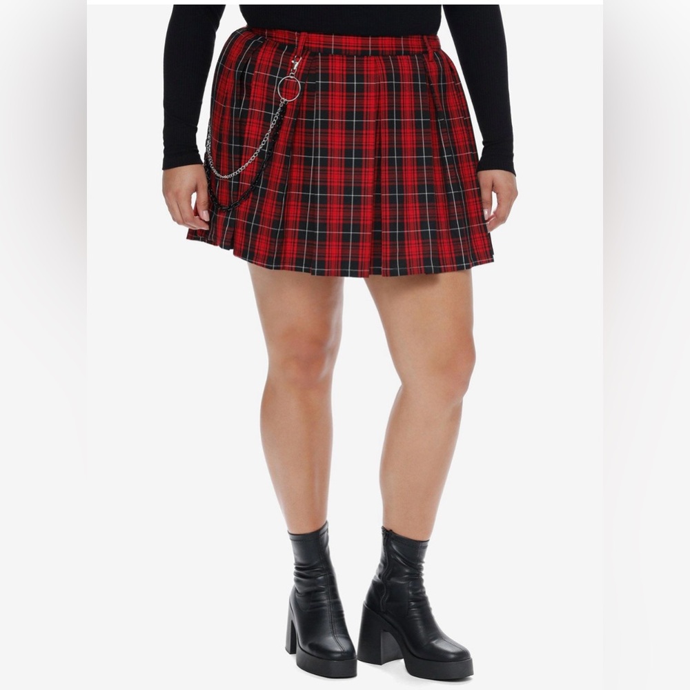 Social Collision Red Plaid Side Chain Pleated
Skirt Plus Size